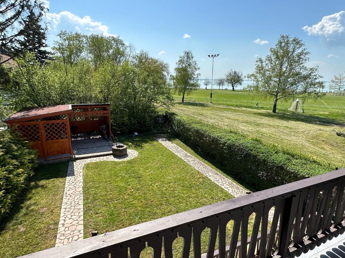 Hangulatos Balaton Parti Nyaralo Révfülöp Exteriör bild